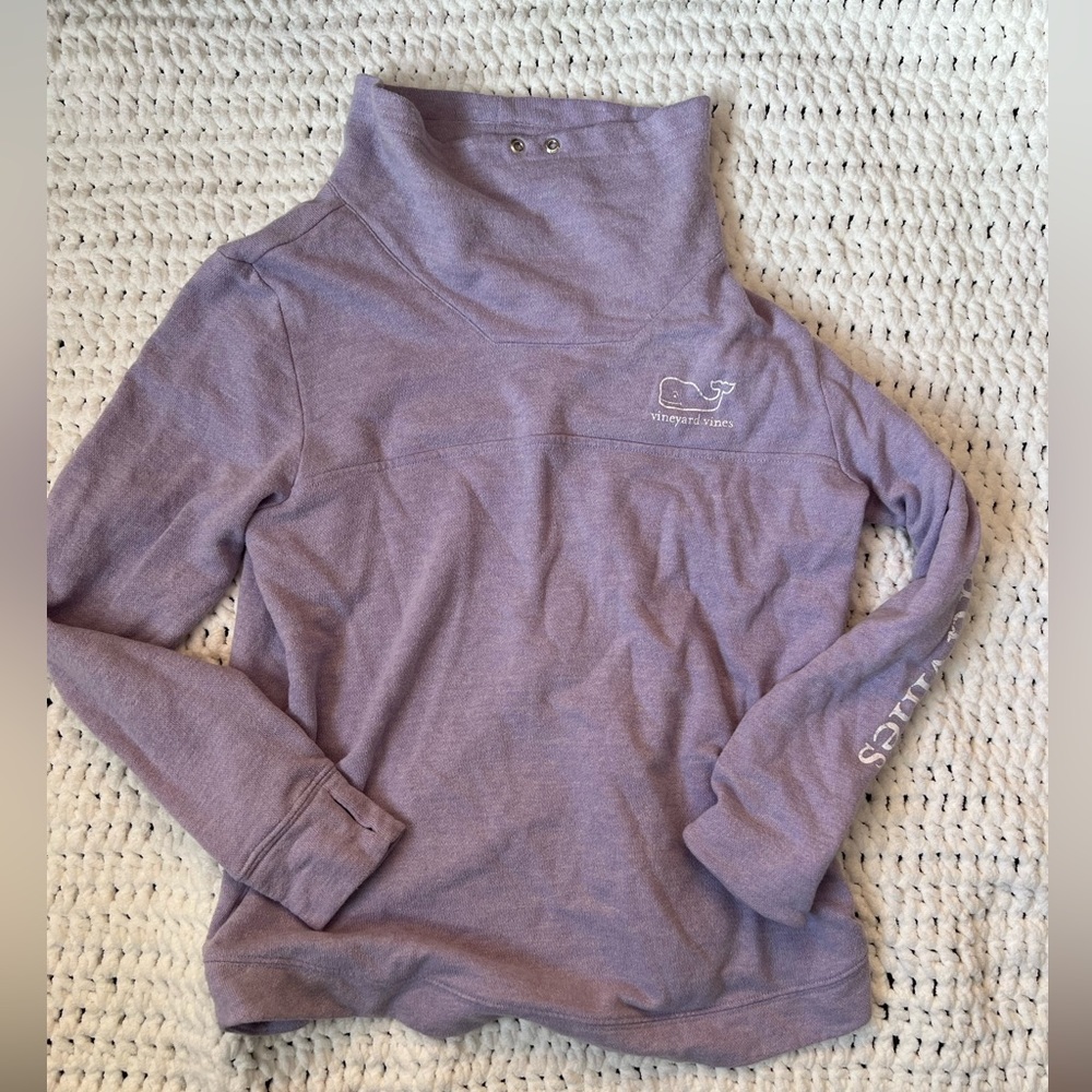 Purple vineyard vines sweatshirt